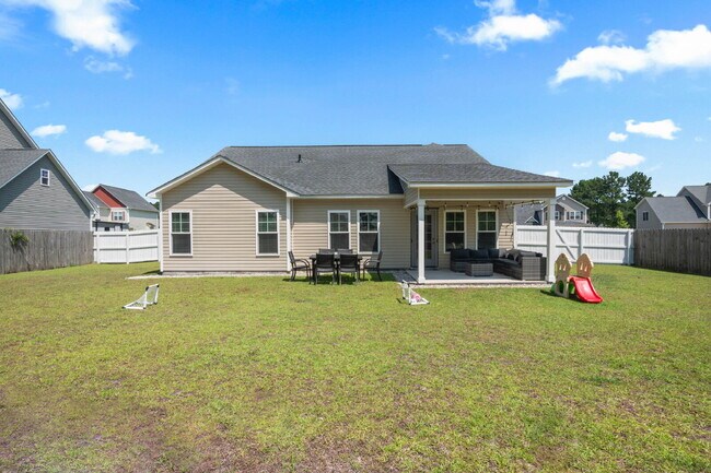 Building Photo - Charming 3-Bedroom Home with Bonus Room in...