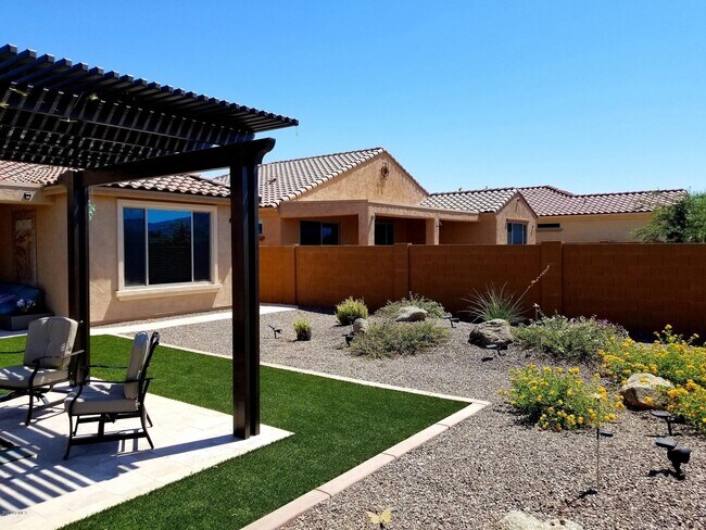 Building Photo - 26237 W Matthew Dr