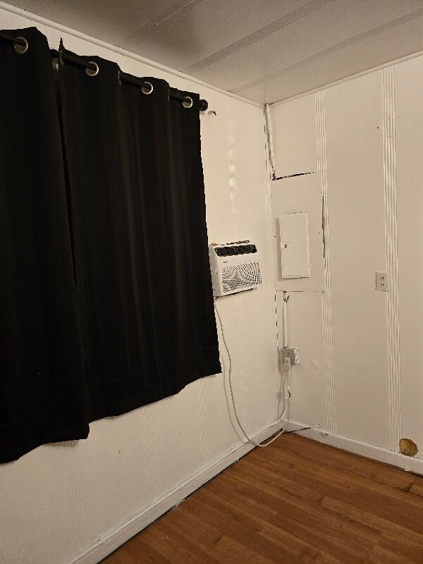 Building Photo - 2335 Cochran St