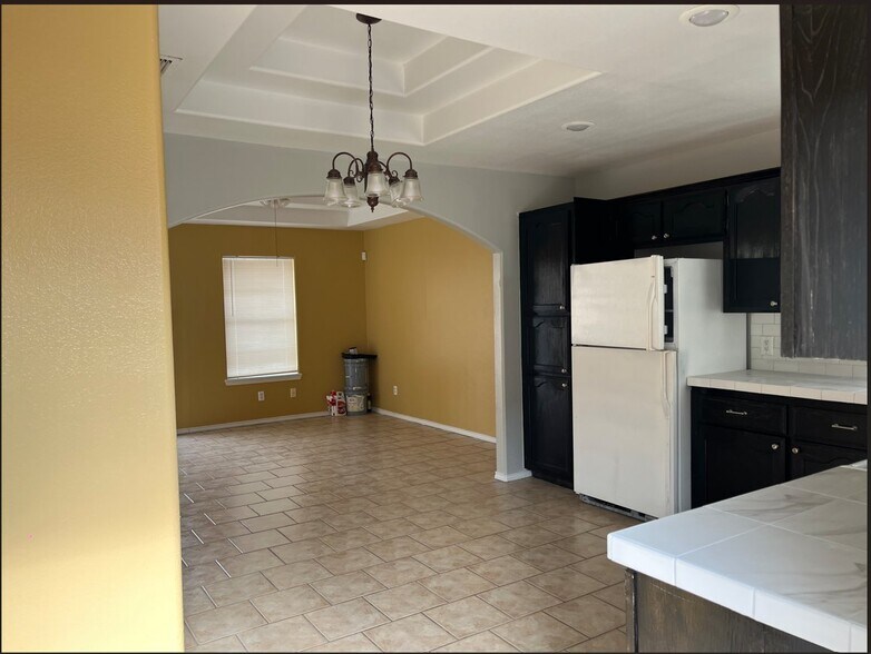 Building Photo - 1804 Agua Fina Ave