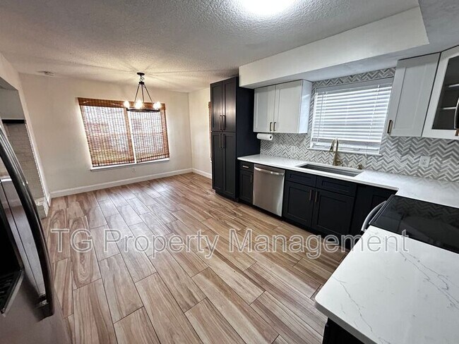 Building Photo - 430 Trout River Dr