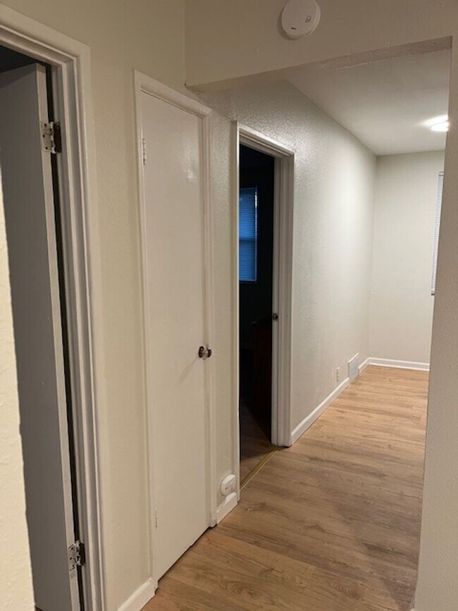 Building Photo - 10023 St Clair Ave