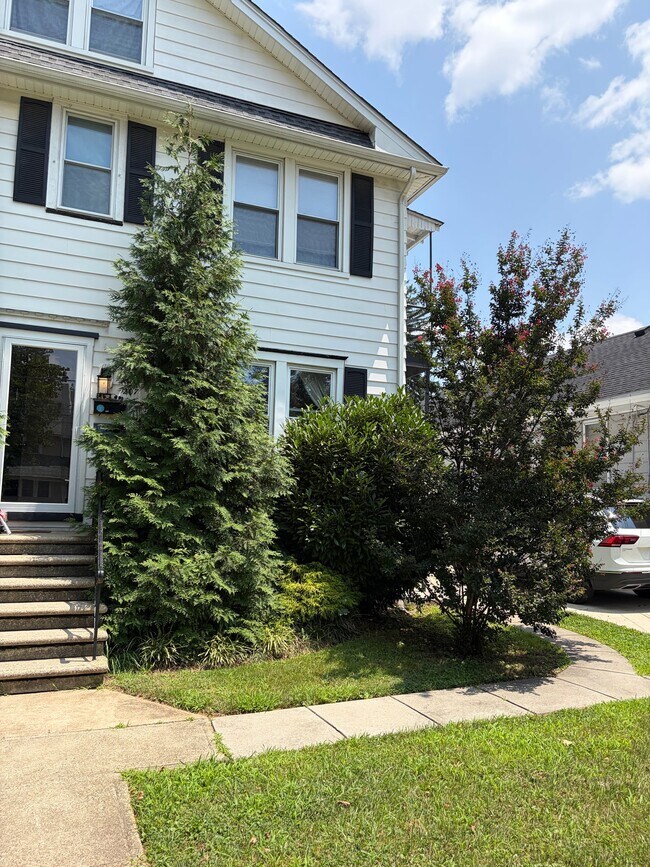 Building Photo - 207 Richey Ave