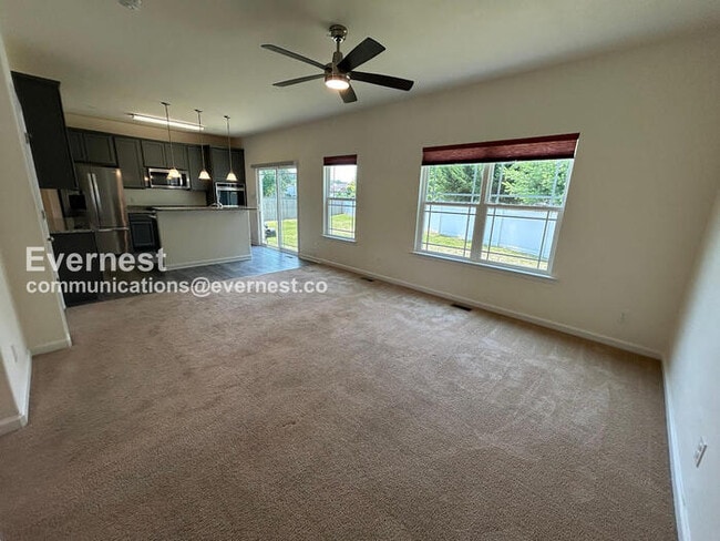 Building Photo - 102 Ridgeway St