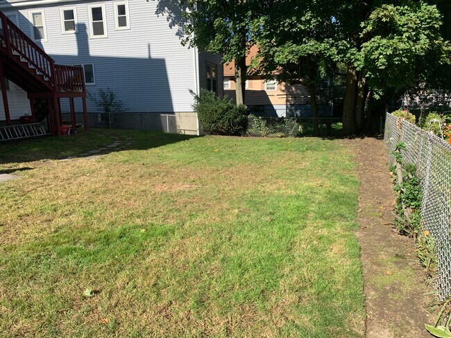 Building Photo - 30 French St