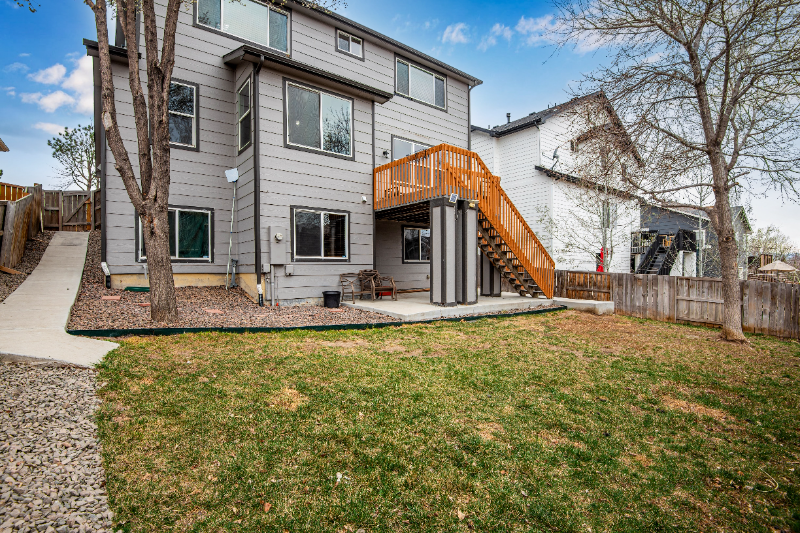 Building Photo - 2327 Dogwood Cir