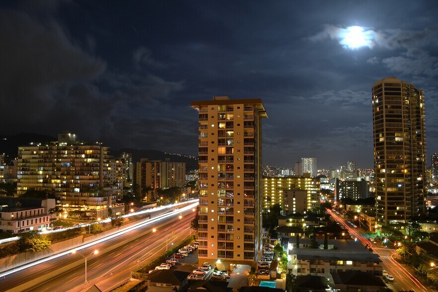 Night time Lanai View - 824 Kinau St