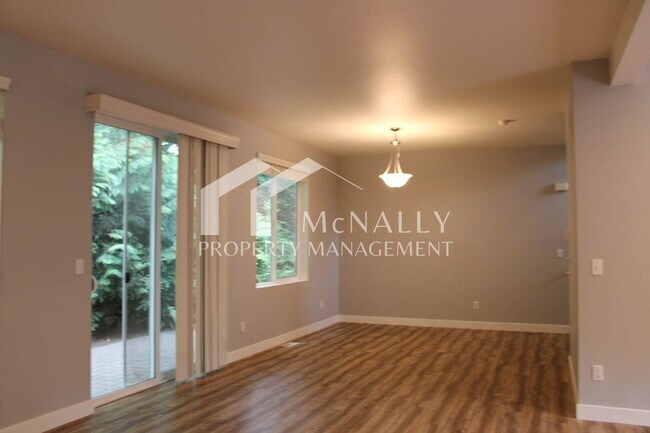 Building Photo - 7403 Larkspur Ct
