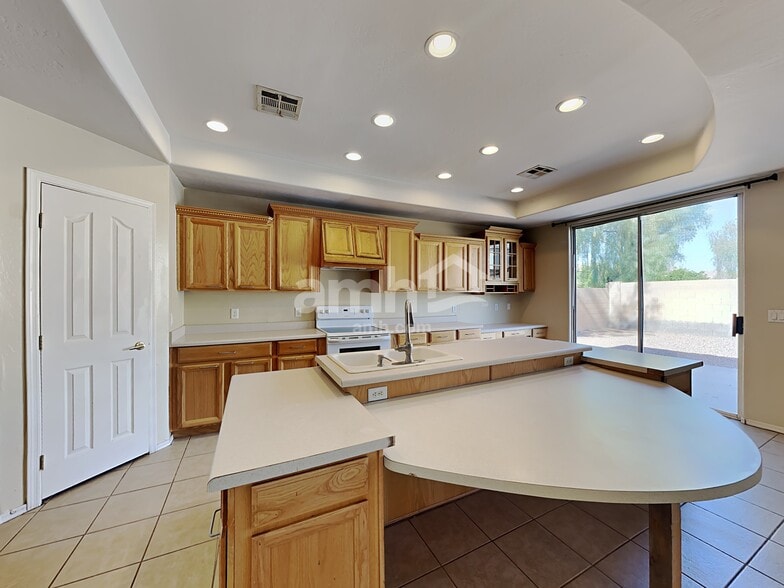 Building Photo - 6803 S 41st Ln