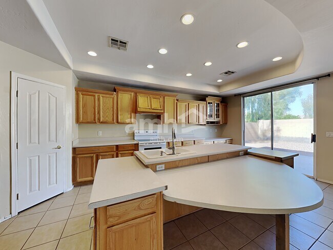 Building Photo - 6803 S 41st Ln