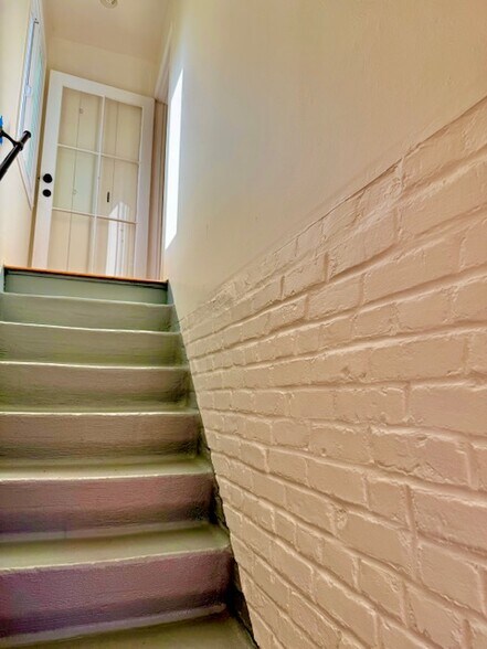 Building Photo - 123 Arboleda Rd