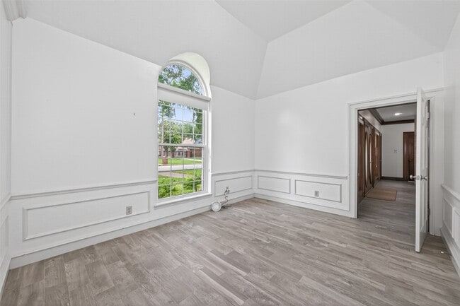 Building Photo - 15106 Dawnbrook Dr