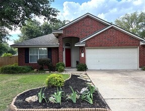 Building Photo - 2325 Clover Ridge Dr
