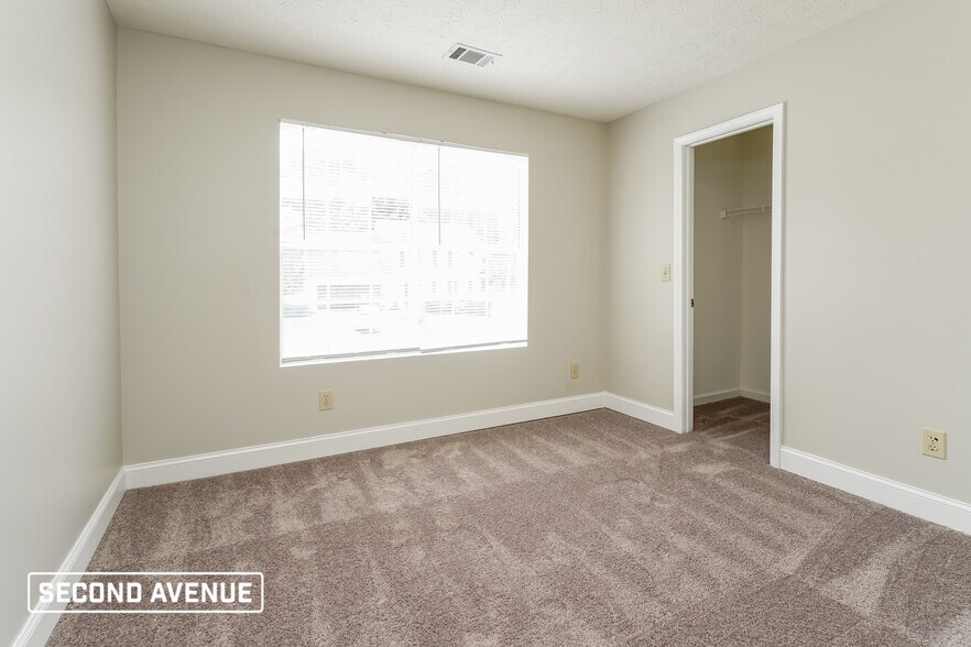 Building Photo - 5946 Crescent Ridge Ct