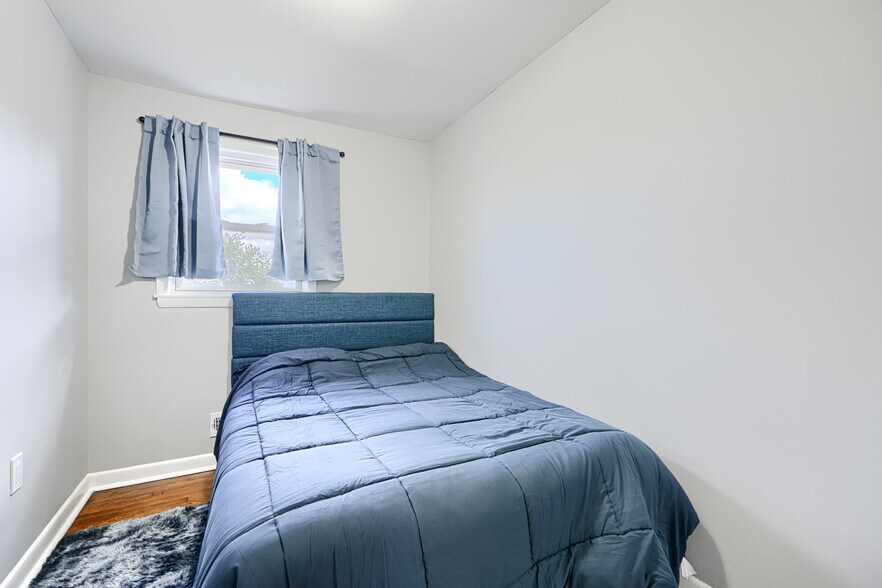 Building Photo - 631 Charraway Rd