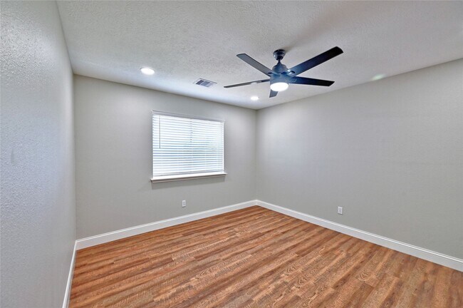 Building Photo - 17907 Pelican Way Rd