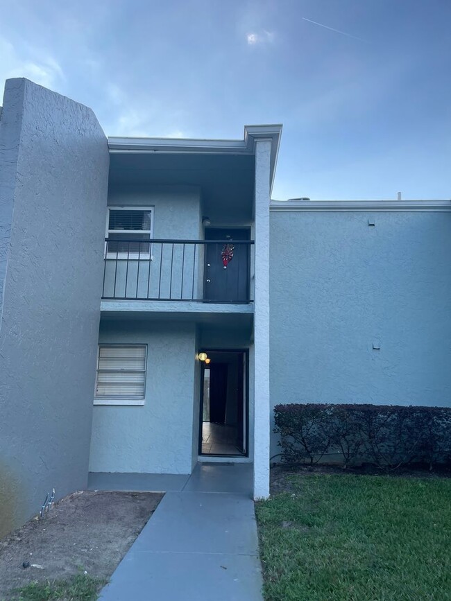 Building Photo - 1bed/1bath 1st FLOOR Condo in Somerset com...