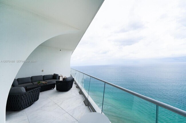 Building Photo - 16901 Collins Ave