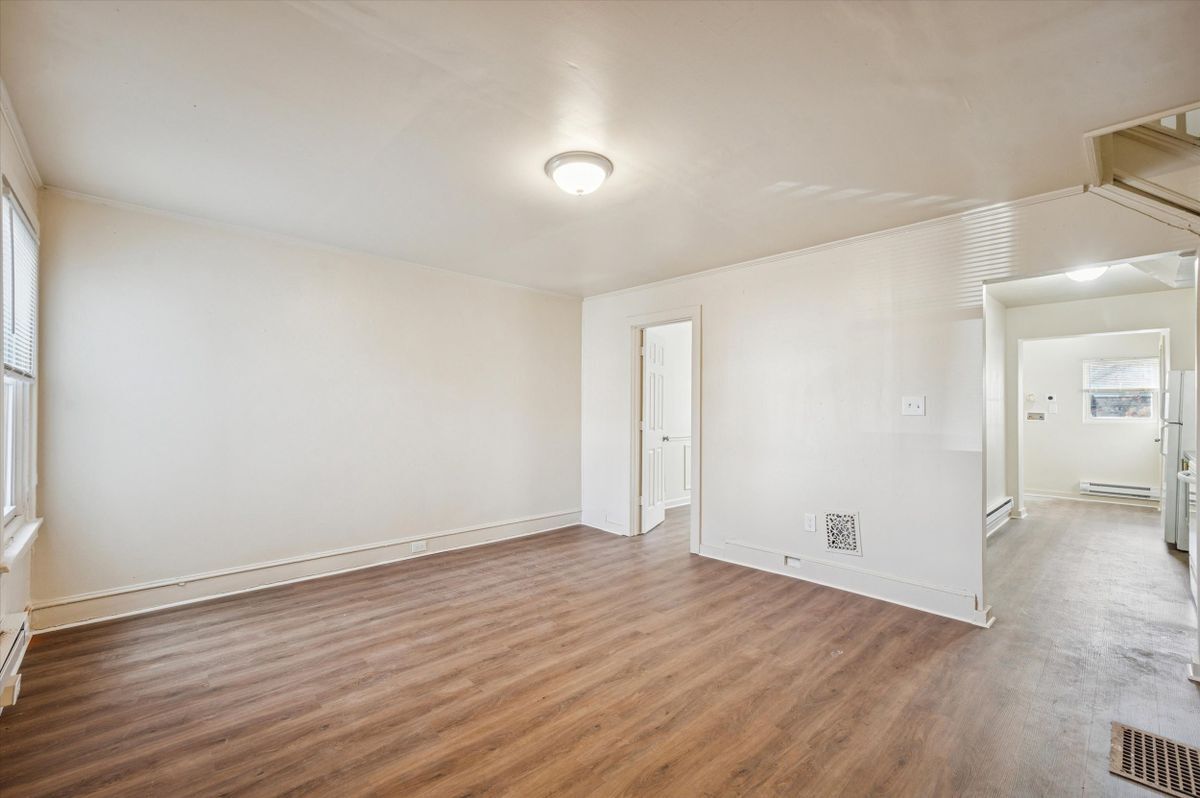 Building Photo - 1112 Johnson St