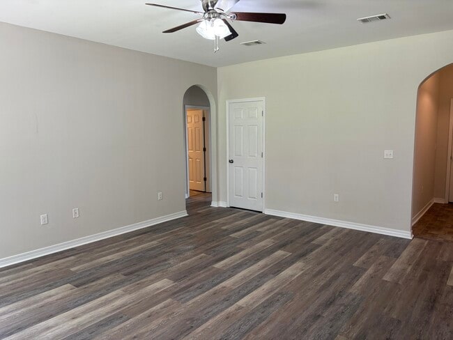 Building Photo - 214 Ladue Ave