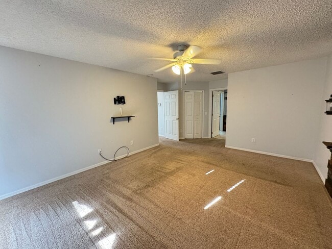 Building Photo - Spacious 4-bedroom, 3-bath POOL home in Cypress Springs! Pool Service INCLUDED!