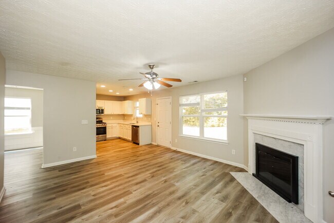 Building Photo - 9422 Lakeview Rd