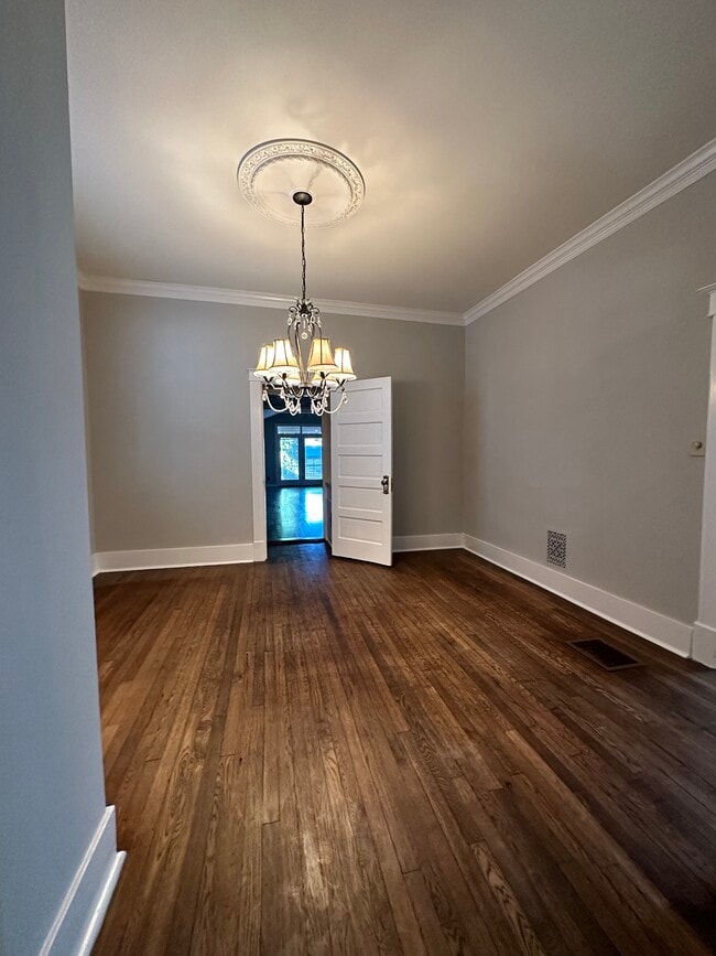 Building Photo - 1692 Carruthers Pl