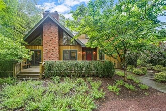 Building Photo - 150 Copeces Ln