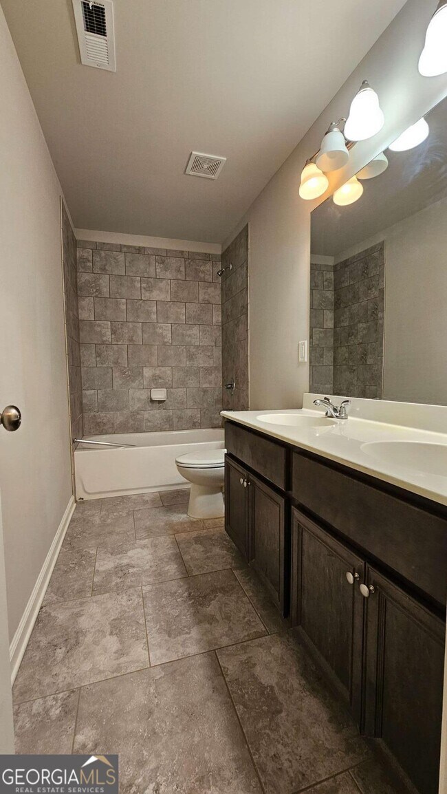 Building Photo - 551 Wagon Hill Ln