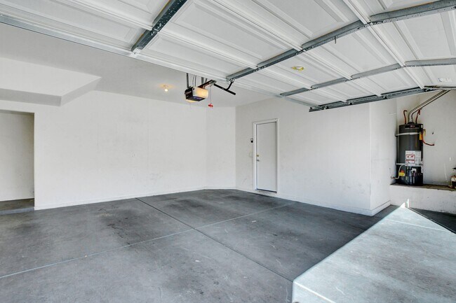 Building Photo - Beautiful Home in Amazing Rhodes Ranch - G...