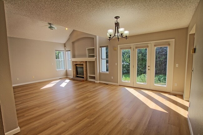 Building Photo - 17048 Campo Dr