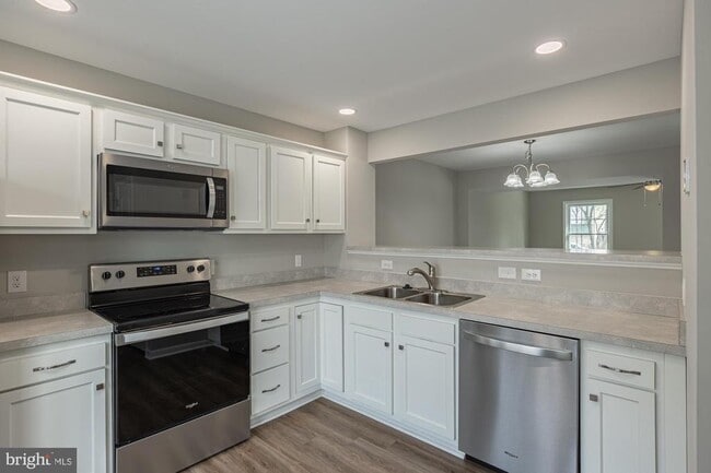 Building Photo - 438 Hill St