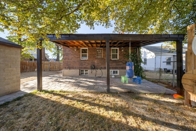 Building Photo - 90 W 7500 S
