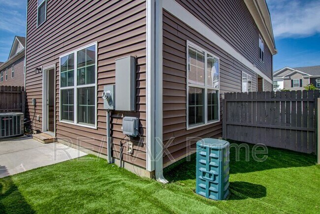 Building Photo - 2413 Trafton Pl