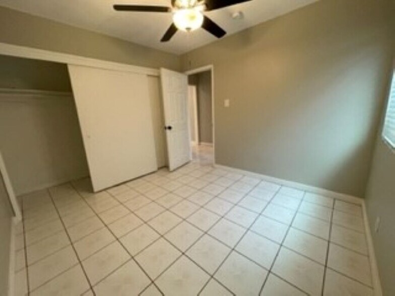 Room 3 - 23530 Dolores St