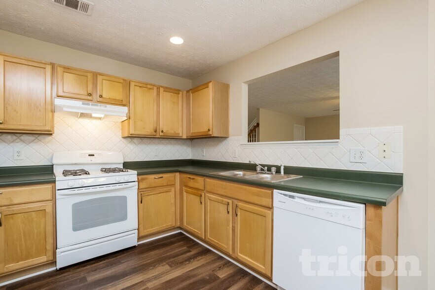 Building Photo - 1765 Campbell Ives Dr SE