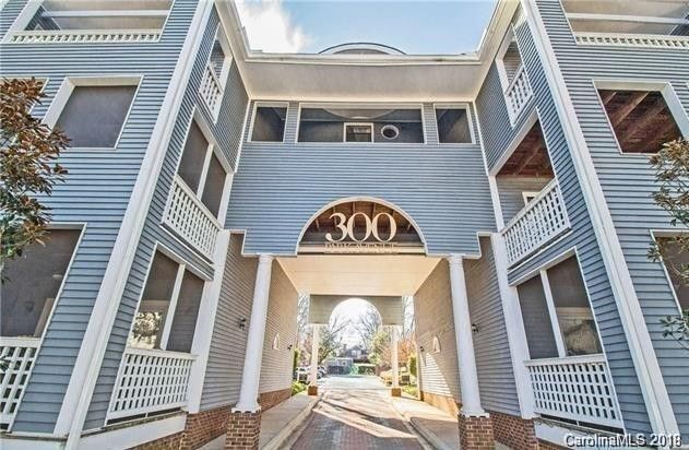 Entrance - 300 E Park Ave