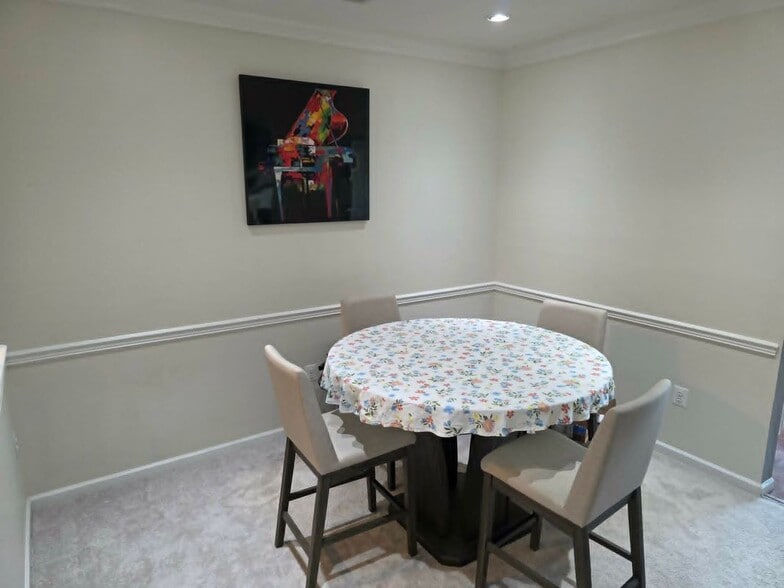 Building Photo - 43300 Marymount Terrace