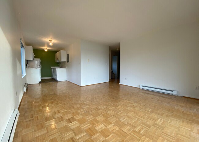 Building Photo - 65 Kirkland Ave