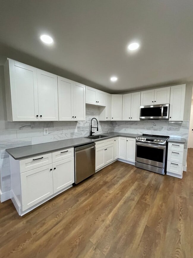 Building Photo - Lovely Ranch Home