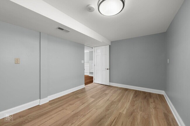 Building Photo - 1327 Euclid Ave