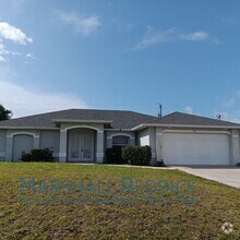 Building Photo - Pool Home 3 Bedroom,with a Den 2 Bath in d...
