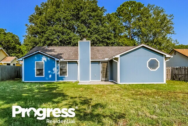 Building Photo - 8155 Pineverde Ln