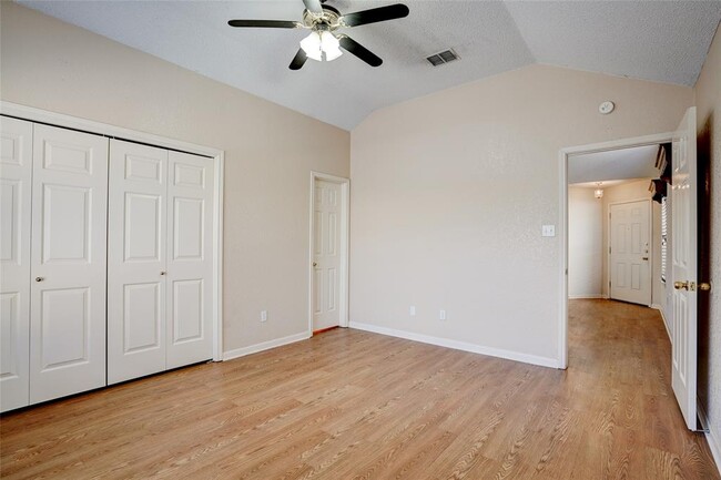 Building Photo - 2122 Jasmine Path