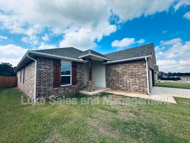 Building Photo - 16305 Villa Valeria Way