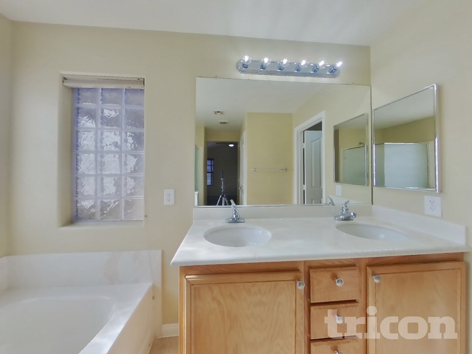 Building Photo - 10743 Iona Island Ave