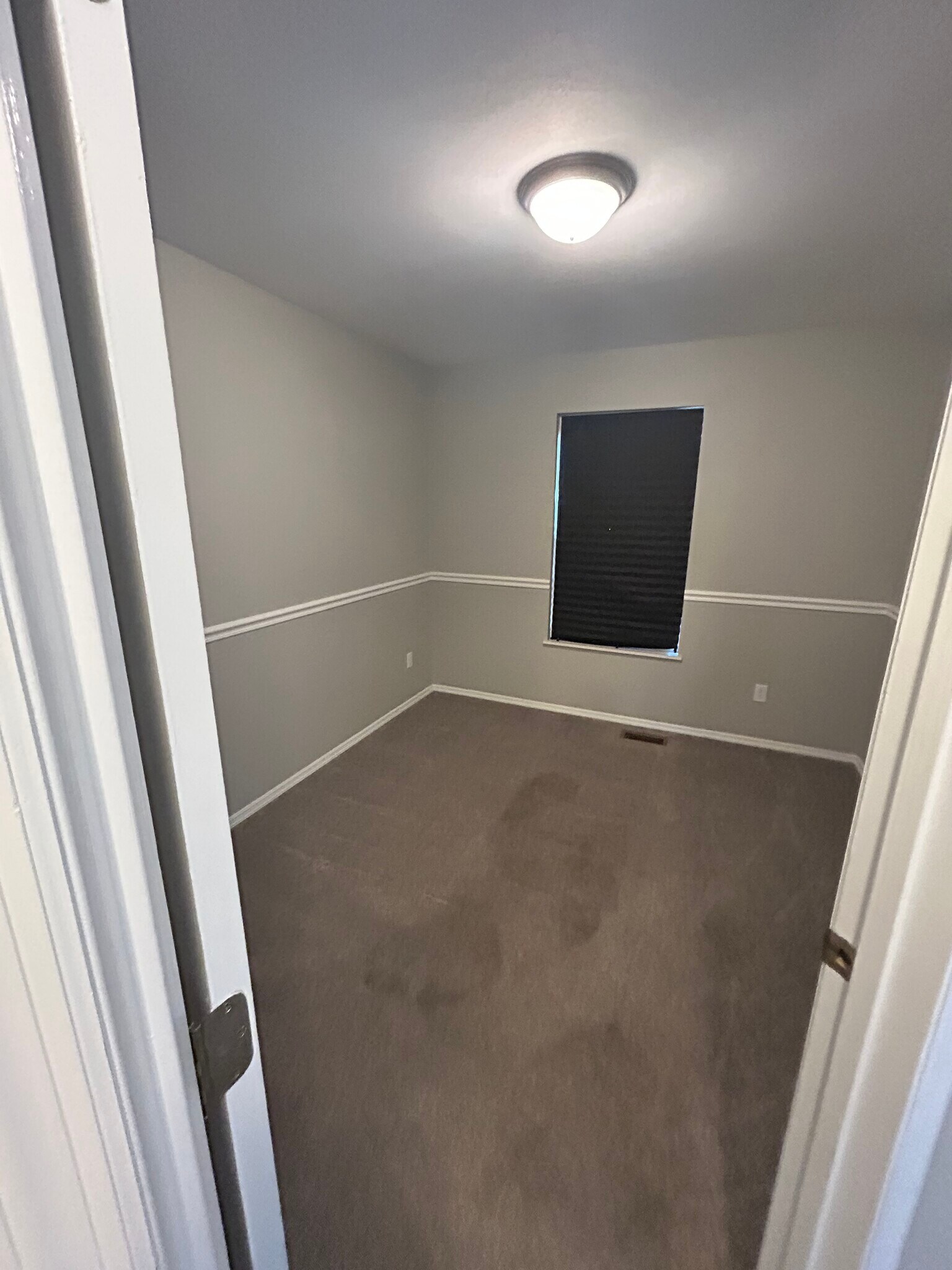 Building Photo - 331 Almond Tree Ct