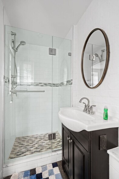 Building Photo - 4464 Greenwich Pkwy NW