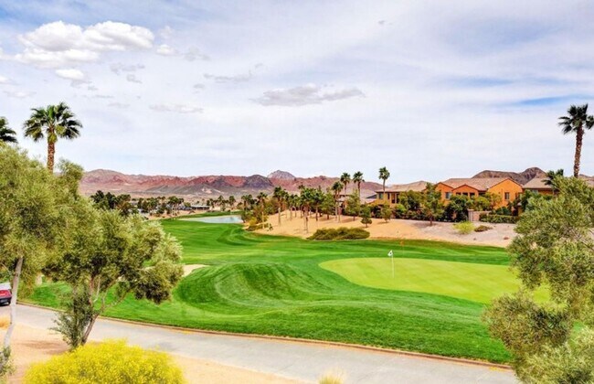 Building Photo - BEAUTIFUL 4 BEDROOM HOME IN GUARD GATED COMMUNITY!
