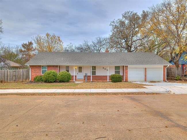 Building Photo - 305 Woodside Dr